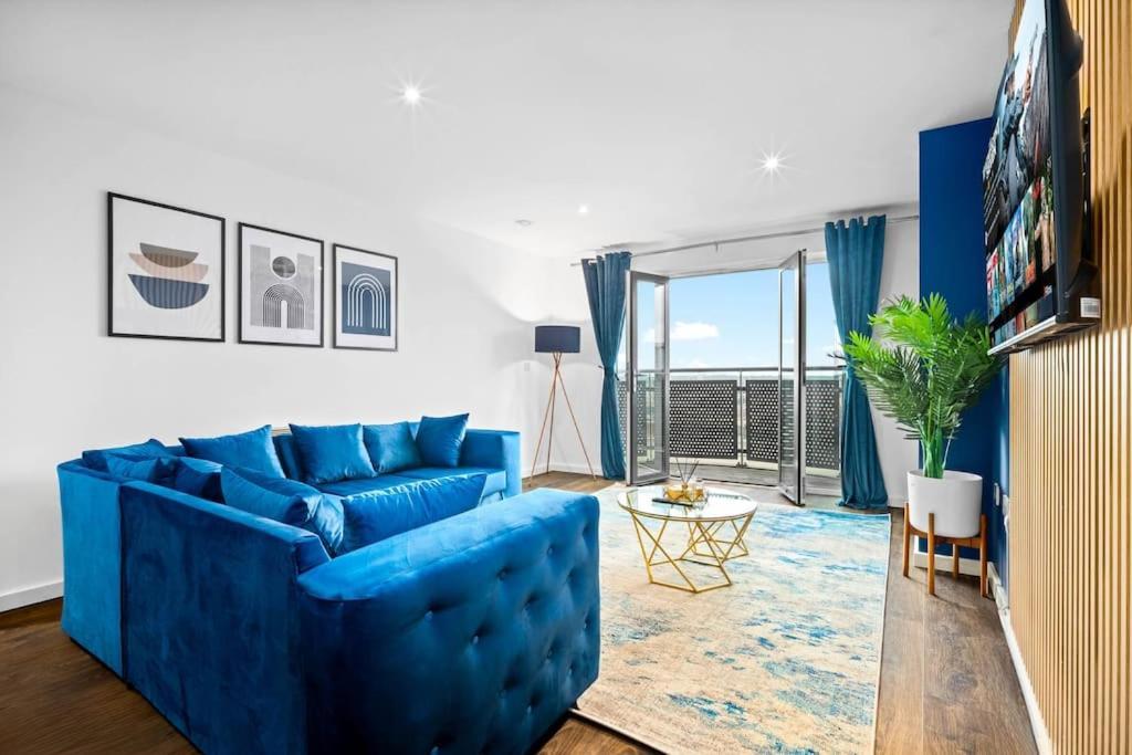 Top Floor City Centre Apartment - Sleeps 7 - 4 Beds - With Balcony And Parking - Smart Tv'S On Each Bedroom Wall - 5 Mins From Bullring, Selfridges, Moor Street Station - By Zena Stays Birmingham Exterior photo
